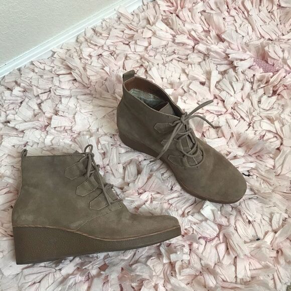 Lucky brand jaemma‎ tan suede ankle wedge bootie - Picture 1 of 6